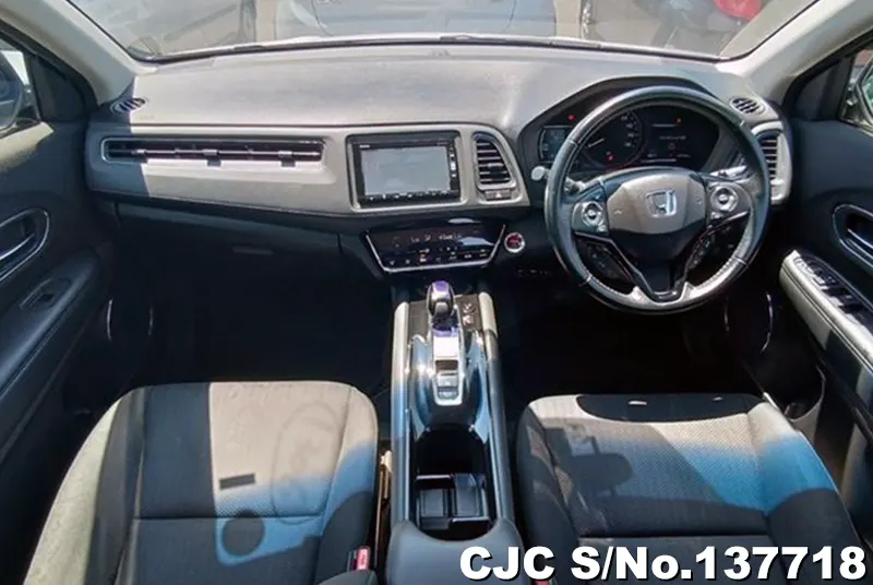 Honda Vezel in White for Sale Image 5