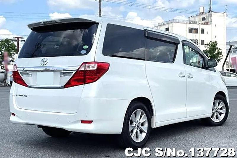 Toyota Alphard in White for Sale Image 1