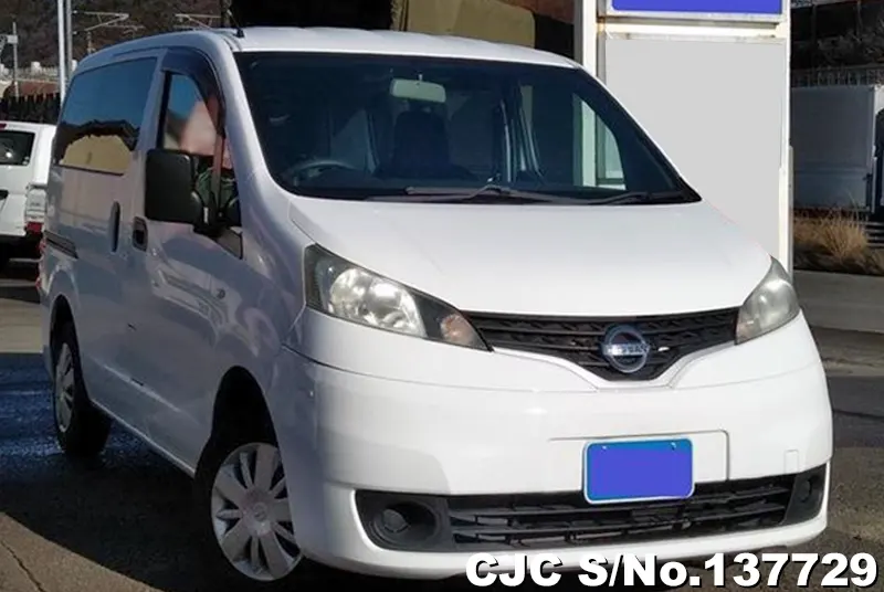 Nissan / NV200 2013
