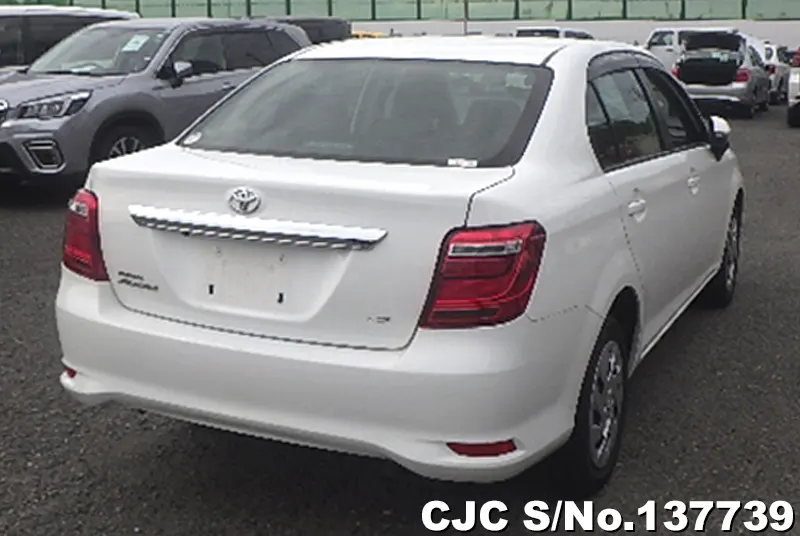 Toyota Corolla Axio in White for Sale Image 2