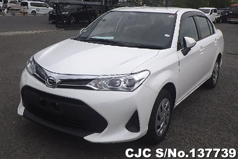 Toyota Corolla Axio in White for Sale Image 3