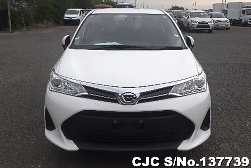 Toyota Corolla Axio in White for Sale Image 4