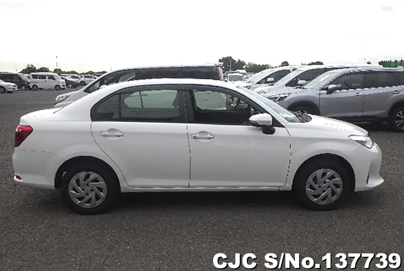 Toyota Corolla Axio in White for Sale Image 6