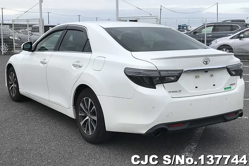Toyota Mark X in White for Sale Image 1