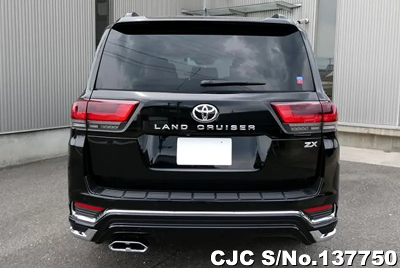 Toyota Land Cruiser in Black for Sale Image 5