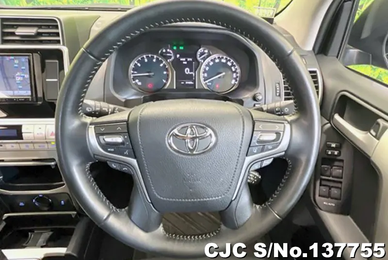 Toyota Land Cruiser Prado in Black for Sale Image 4