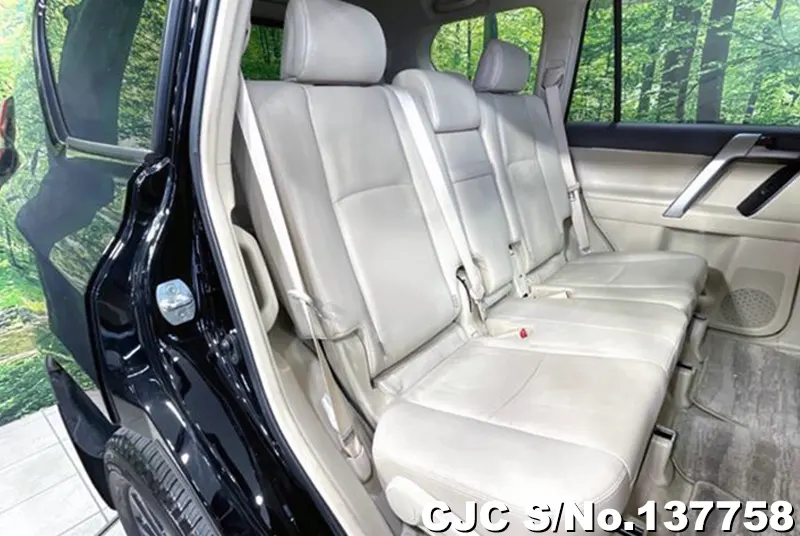 Toyota Land Cruiser Prado in White for Sale Image 6