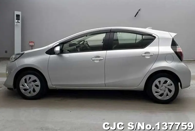 Toyota Aqua in Silver for Sale Image 5