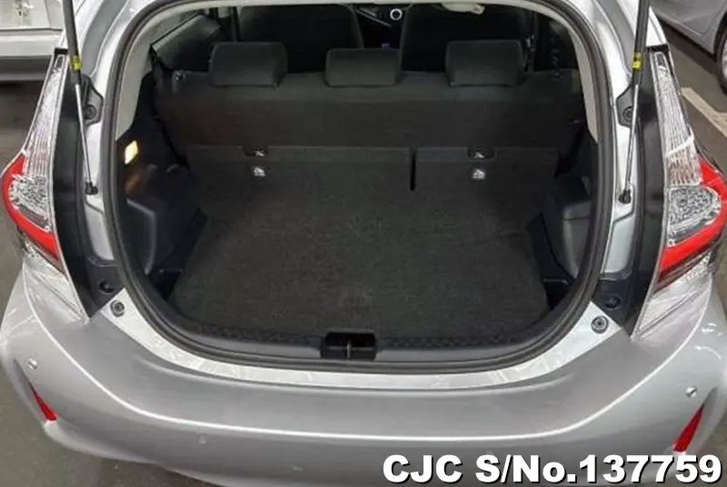 Toyota Aqua in Silver for Sale Image 6