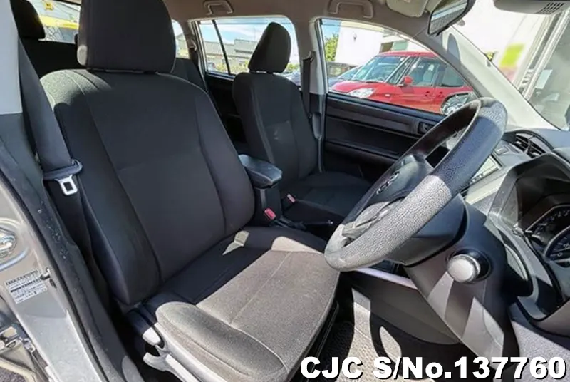 Toyota Corolla Fielder in White for Sale Image 4