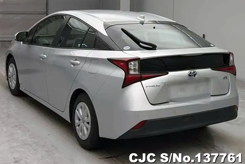 Toyota Prius in Silver for Sale Image 1