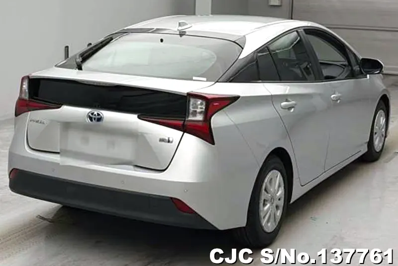 Toyota Prius in Silver for Sale Image 2
