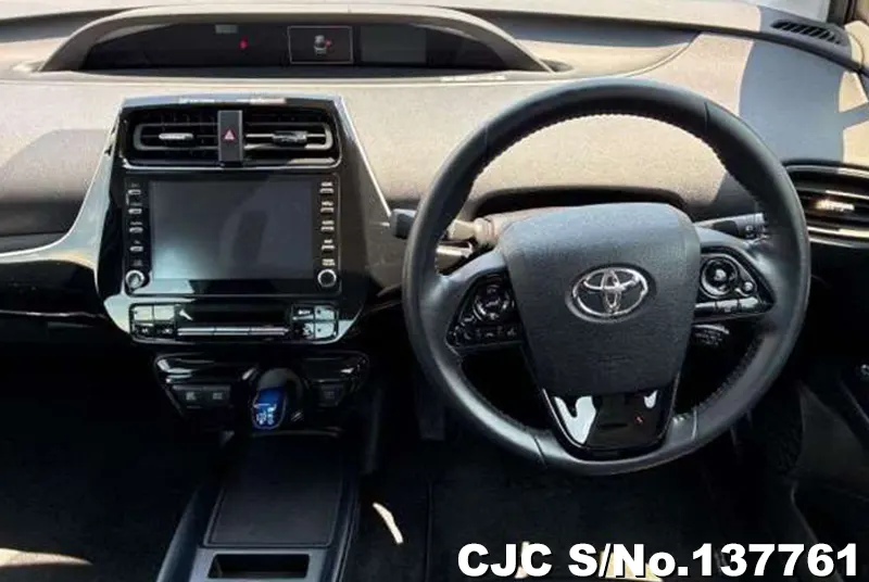 Toyota Prius in Silver for Sale Image 7