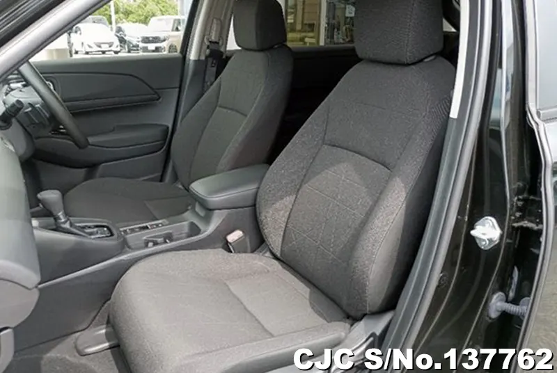 Honda Vezel in Black for Sale Image 12