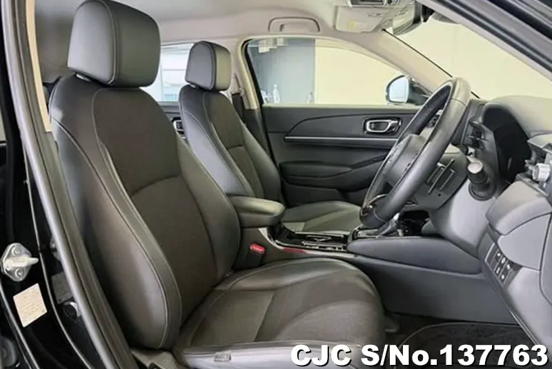 Honda Vezel in Black for Sale Image 9