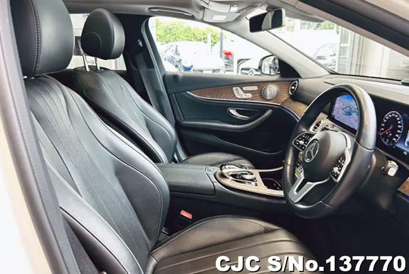 Mercedes Benz E Class in White for Sale Image 2