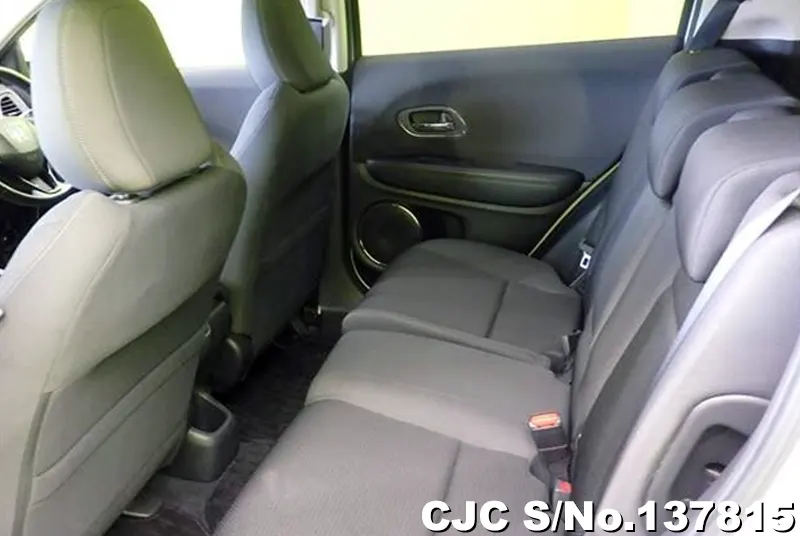 Honda Vezel in White for Sale Image 14