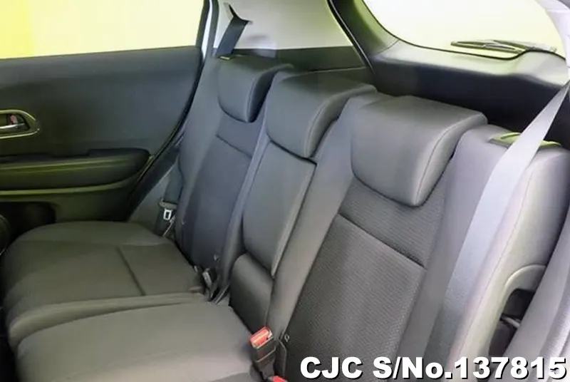 Honda Vezel in White for Sale Image 15