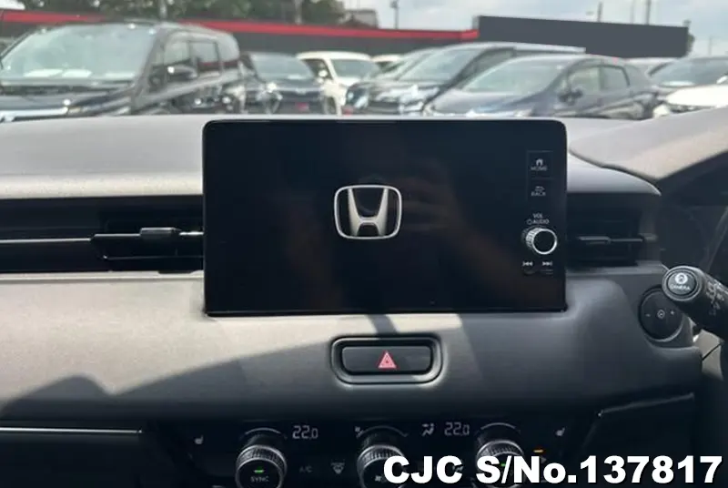 Honda Vezel in White for Sale Image 6