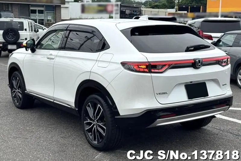 Honda Vezel in White for Sale Image 1