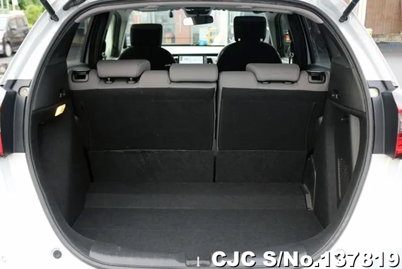 Honda Fit in White for Sale Image 7