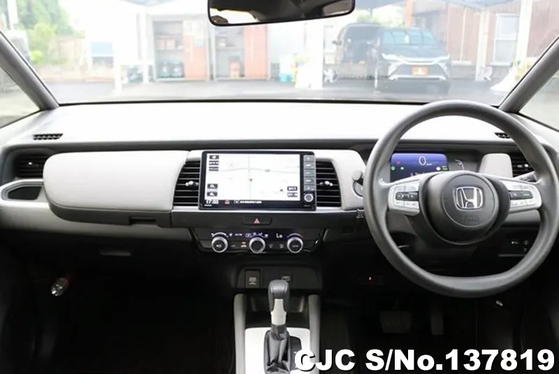 Honda Fit in White for Sale Image 8