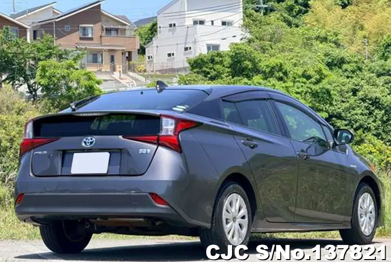 Toyota Prius in Gray for Sale Image 2