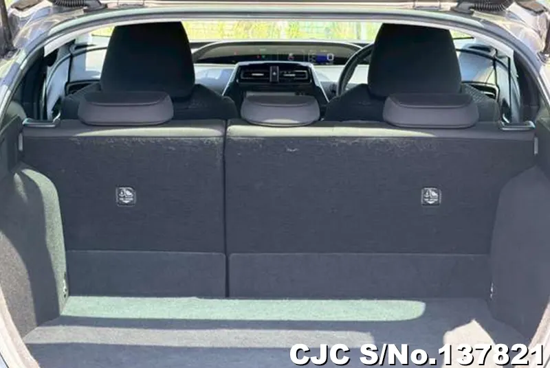 Toyota Prius in Gray for Sale Image 4