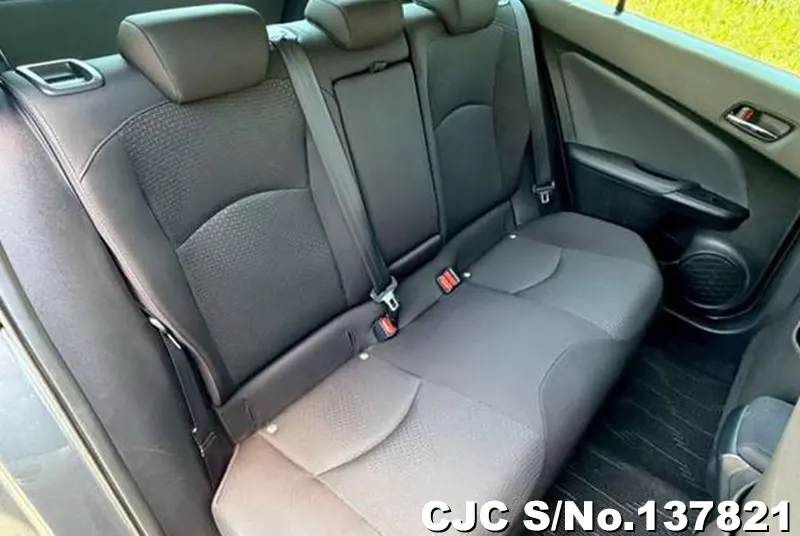 Toyota Prius in Gray for Sale Image 10