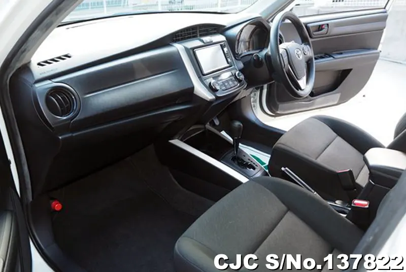 Toyota Corolla Fielder in White for Sale Image 8