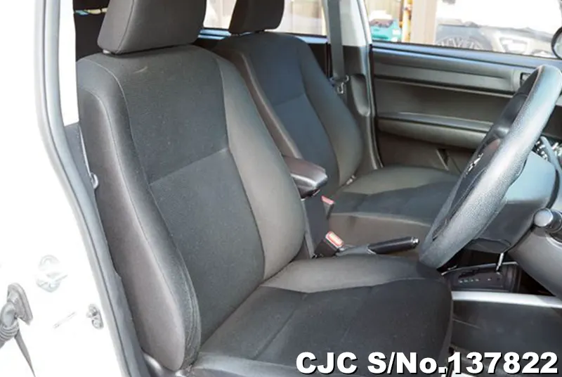 Toyota Corolla Fielder in White for Sale Image 9