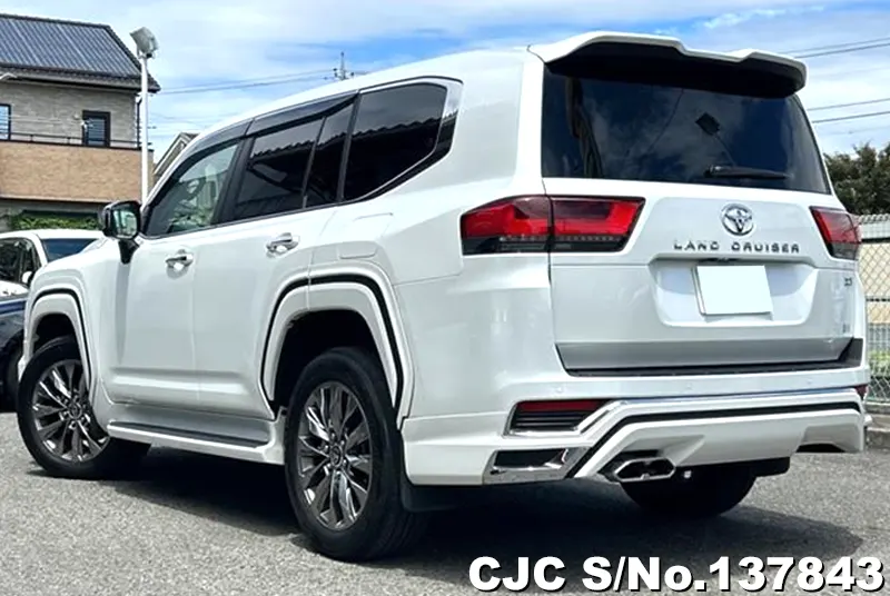 Toyota Land Cruiser in Pearl for Sale Image 1