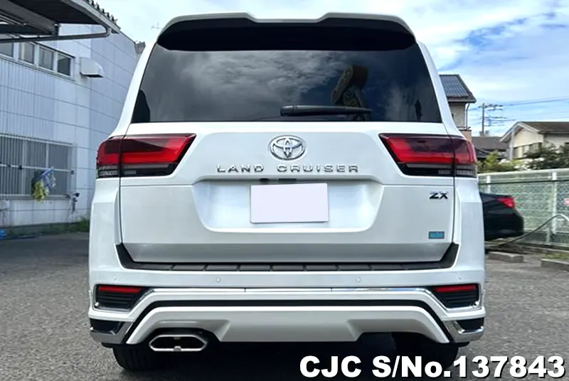 Toyota Land Cruiser in Pearl for Sale Image 5