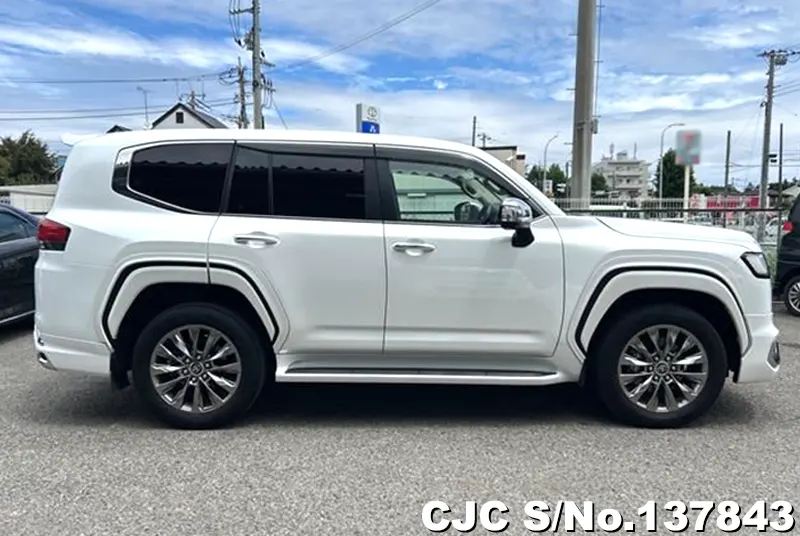 Toyota Land Cruiser in Pearl for Sale Image 6