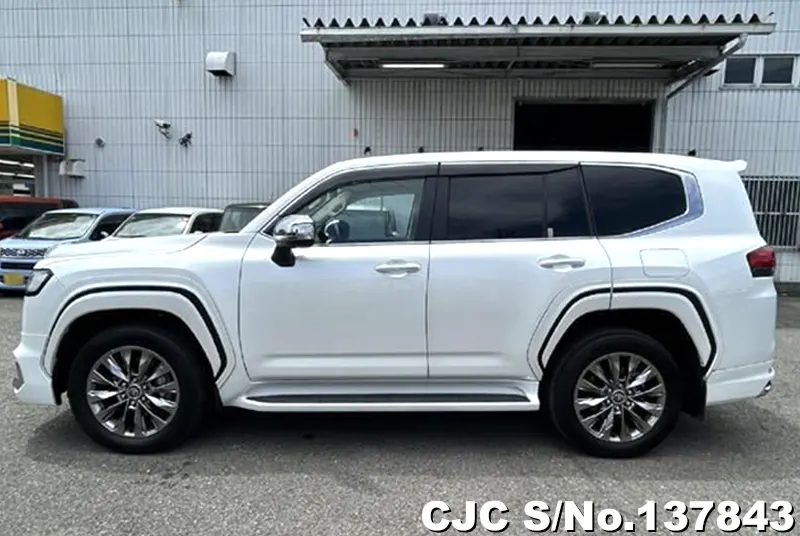Toyota Land Cruiser in Pearl for Sale Image 7