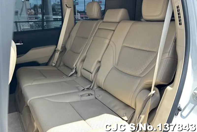 Toyota Land Cruiser in Pearl for Sale Image 15