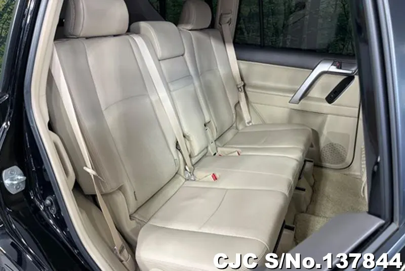 Toyota Land Cruiser Prado in Black for Sale Image 4