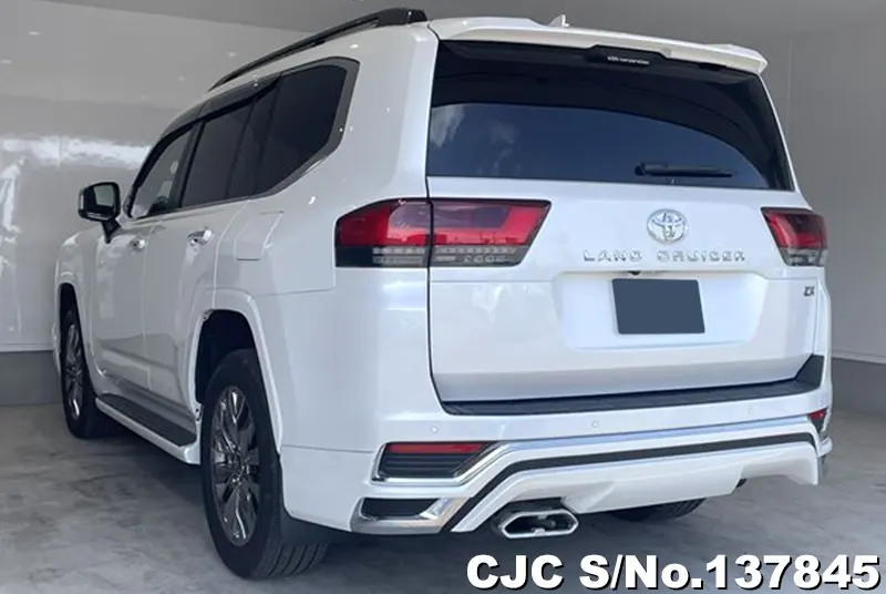 Toyota Land Cruiser in Pearl for Sale Image 1