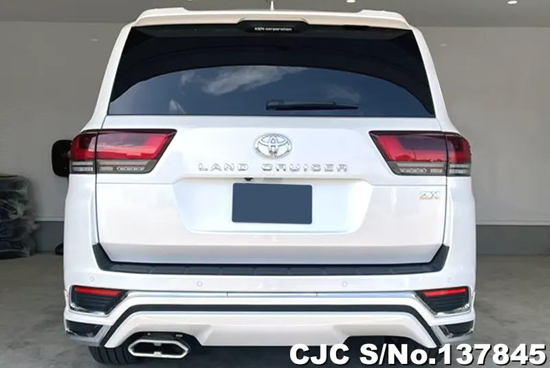 Toyota Land Cruiser in Pearl for Sale Image 4