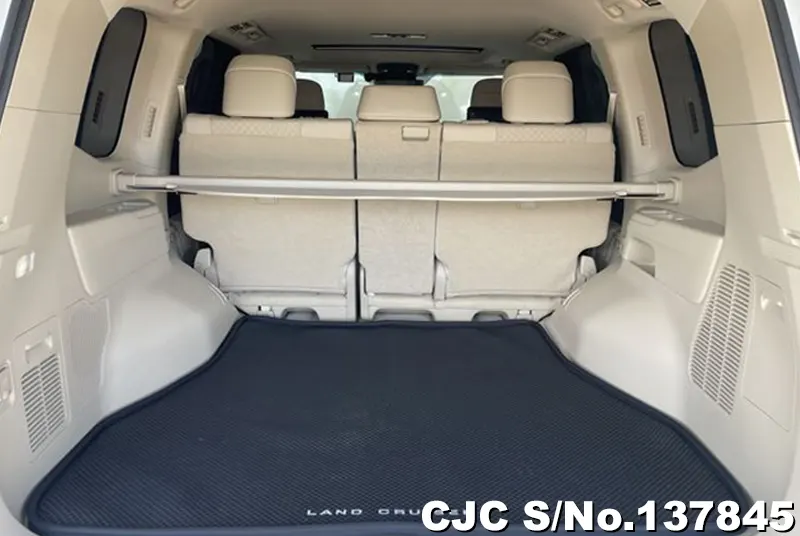 Toyota Land Cruiser in Pearl for Sale Image 7