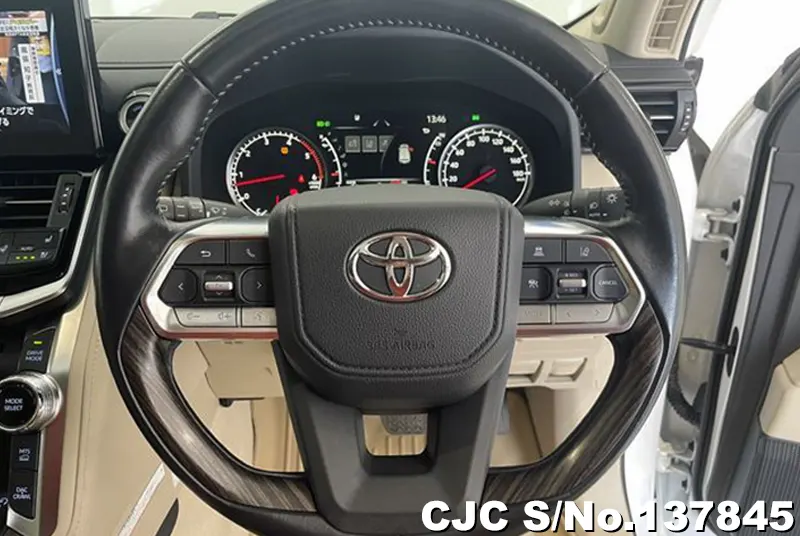 Toyota Land Cruiser in Pearl for Sale Image 12