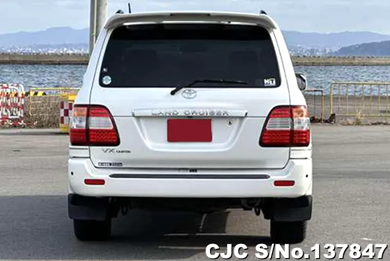 Toyota Land Cruiser in White for Sale Image 5