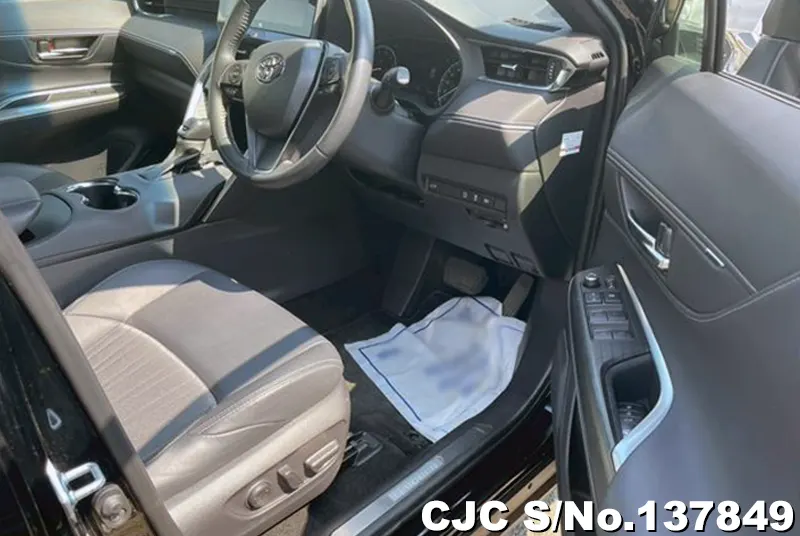 Toyota Harrier in Black for Sale Image 6