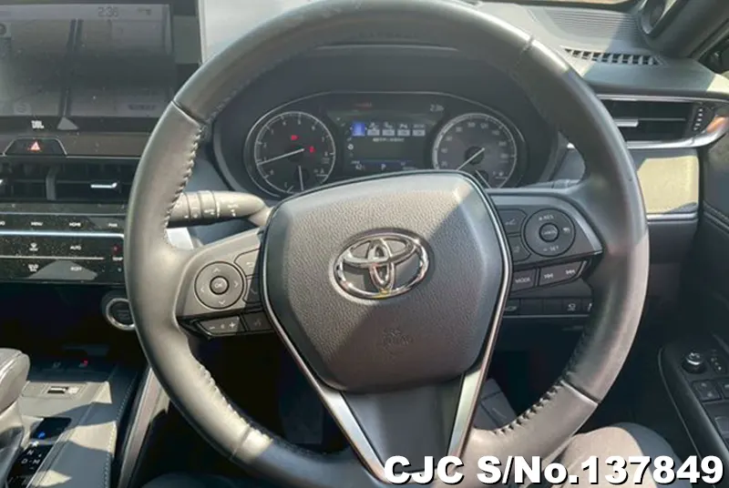 Toyota Harrier in Black for Sale Image 10
