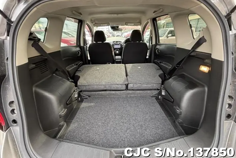 Nissan Note in Gray for Sale Image 4