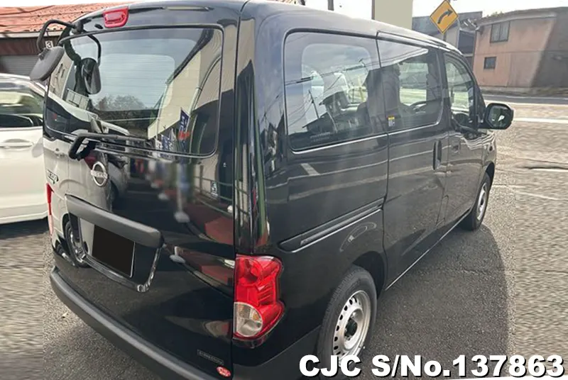 Nissan NV200 in Gray for Sale Image 2