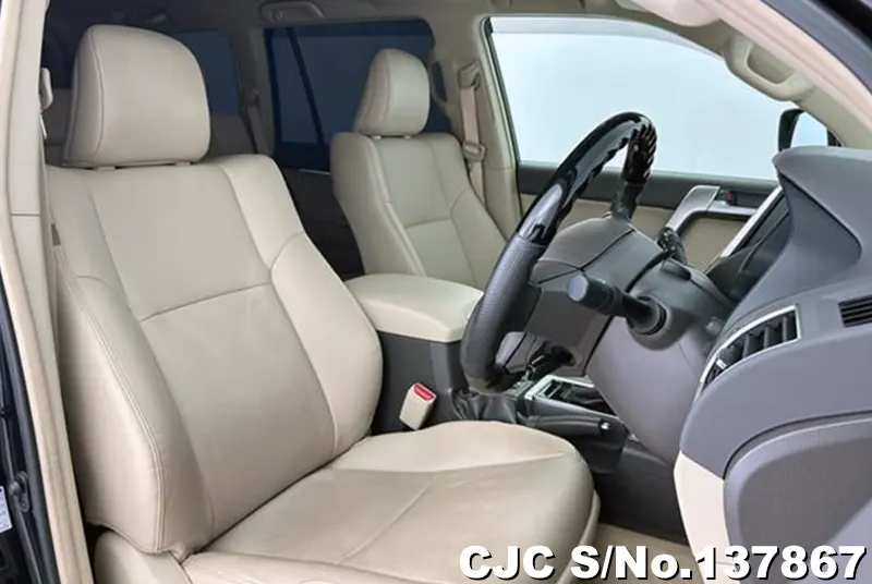 Toyota Land Cruiser Prado in Black for Sale Image 3