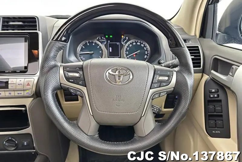 Toyota Land Cruiser Prado in Black for Sale Image 4