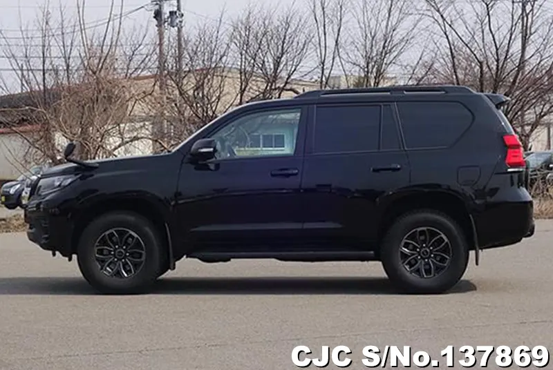 Toyota Land Cruiser Prado in Black for Sale Image 5