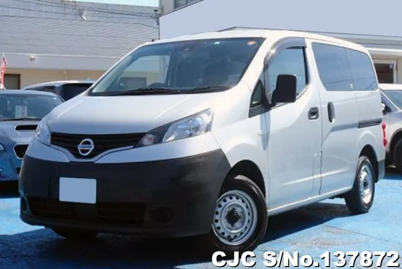 Nissan NV200 in Silver for Sale Image 3
